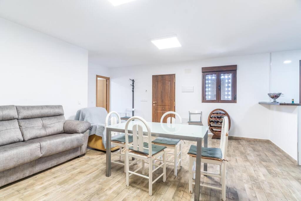 Villa De Fernan Perez Nijar Bagian luar foto